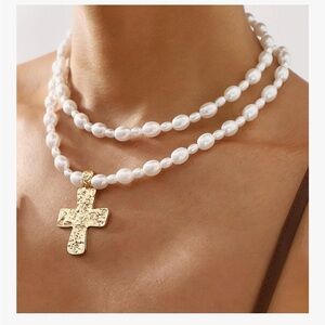 Elegant Gold and White Pearl Necklace